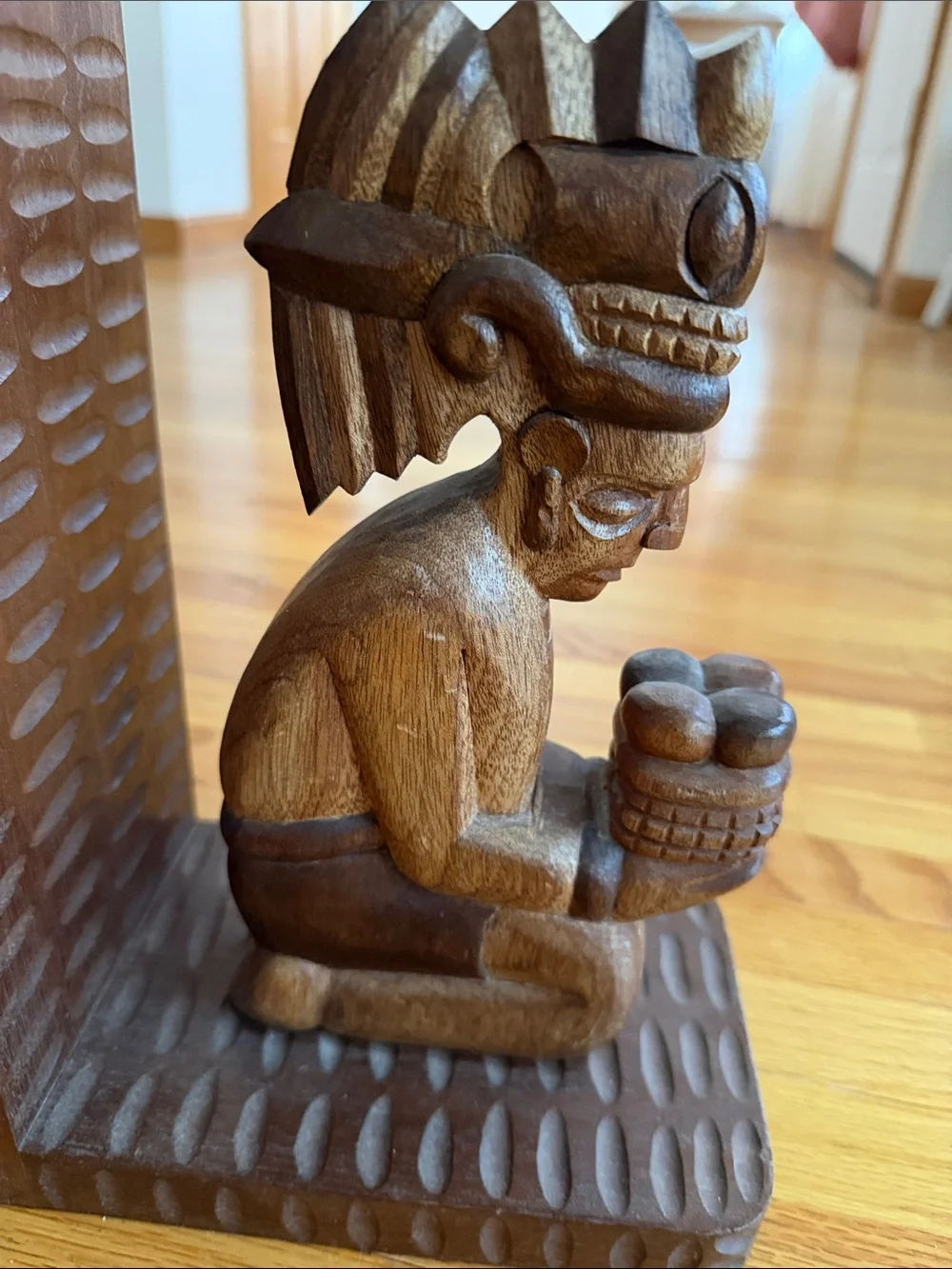Hand-Carved Brown Wooden Tiki Bookends - Brand Unbranded